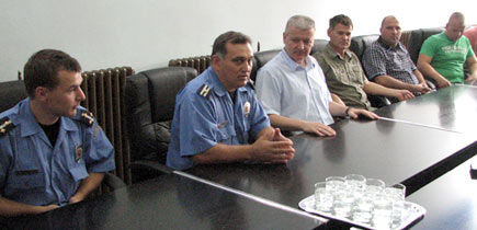 delegaciju-gradske-policije-iz-Njitre.jpg